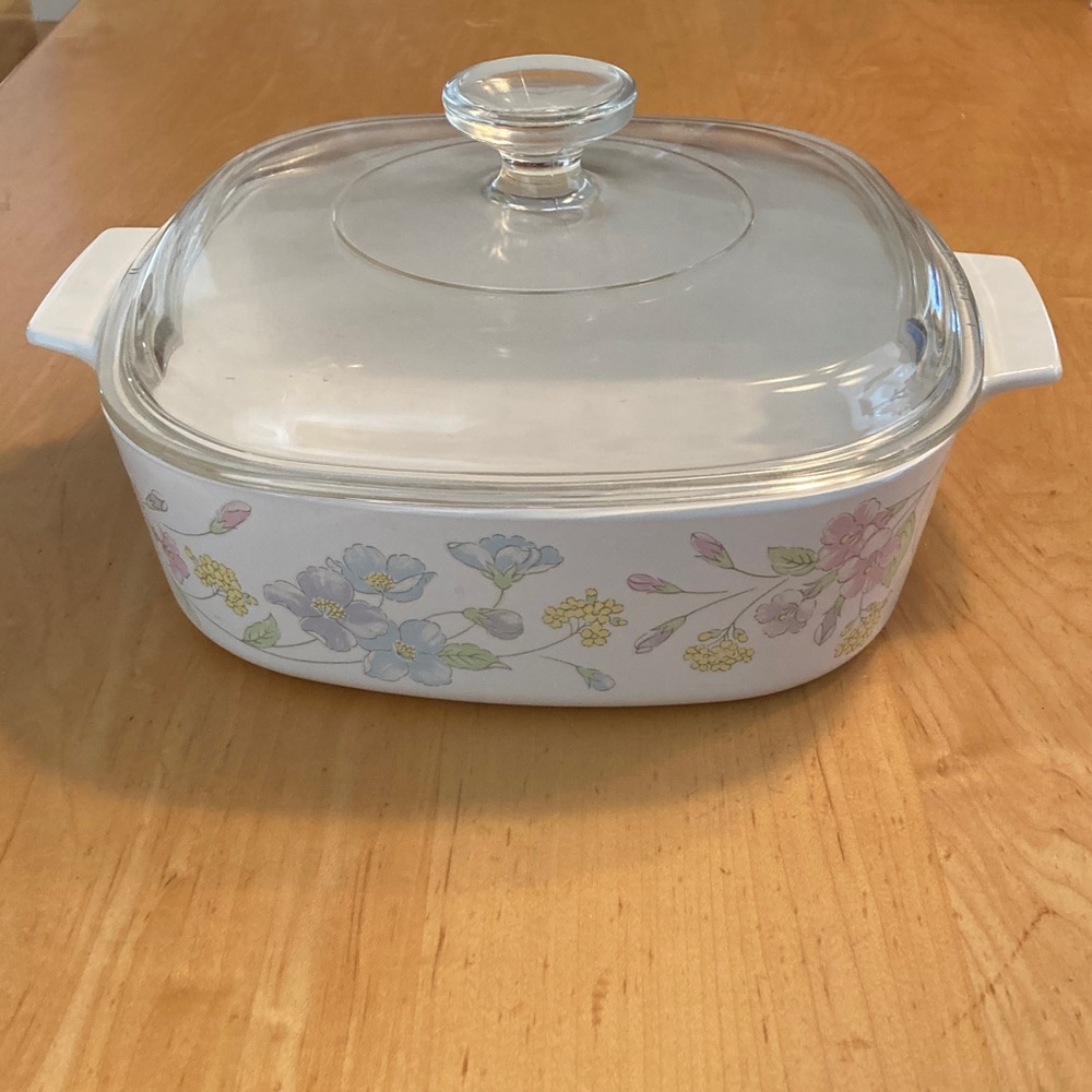 Corningware White Floral Casserole Dish with Glass Lid Vintage